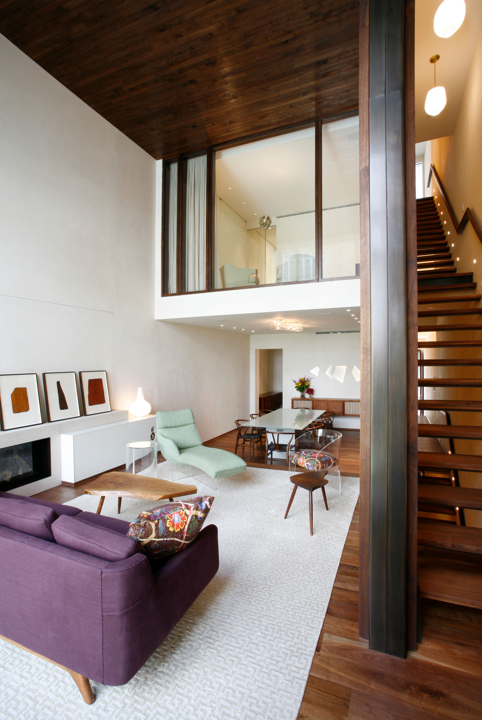 WG1-ChelseaTownhouse-LivingroomWithStair