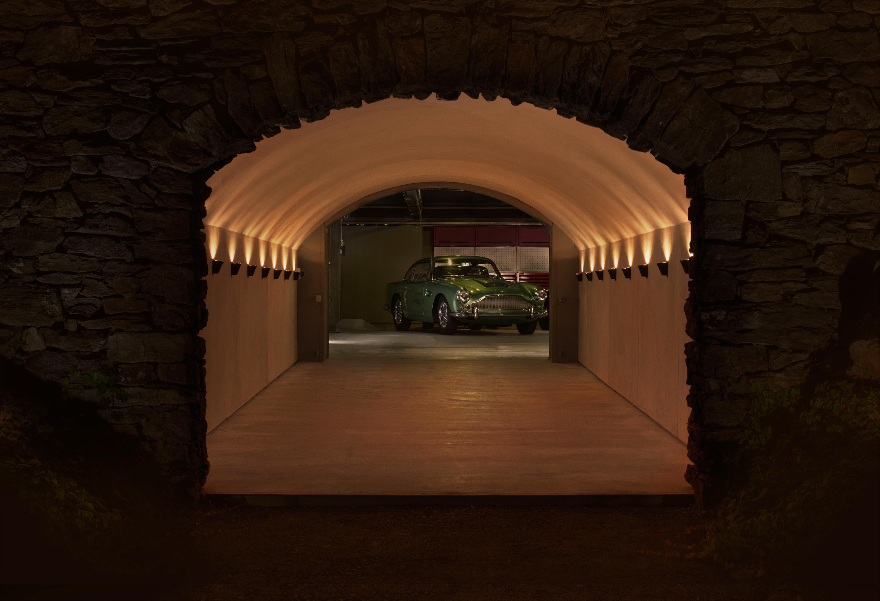 WG1-TaconicLodge-Batcave-7124