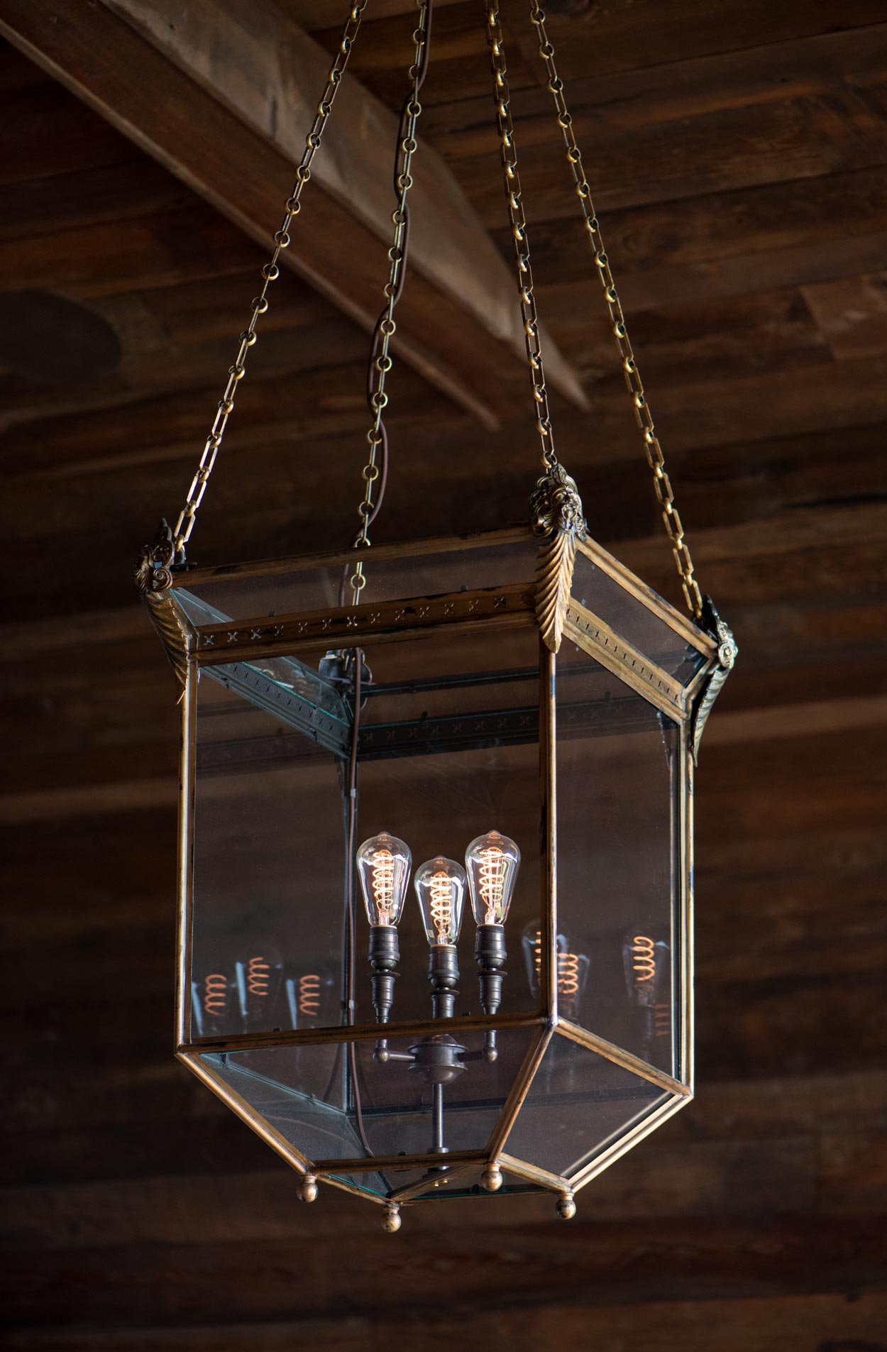 WG1-TaconicLodge-ChandelierDetail-SCN_8469